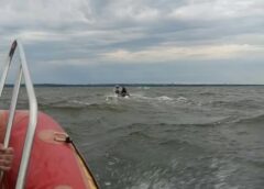 GRUPO É RESGATADO APÓS BARCOS VIRARAM NO RIO PARANÁ EM PRESIDENTE EPITÁCIO SP